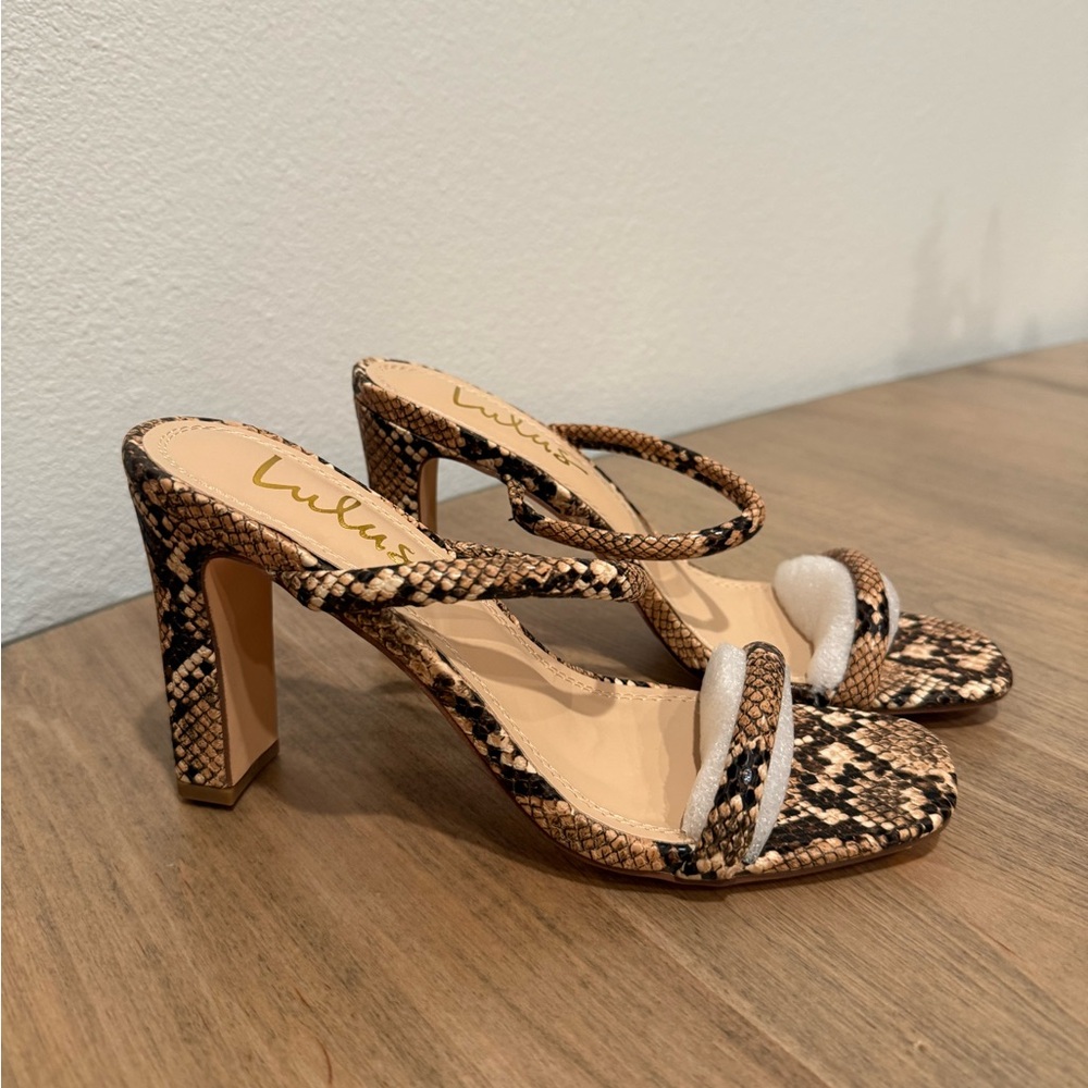 Lulu's Brown and Cream Snakeskin Heels